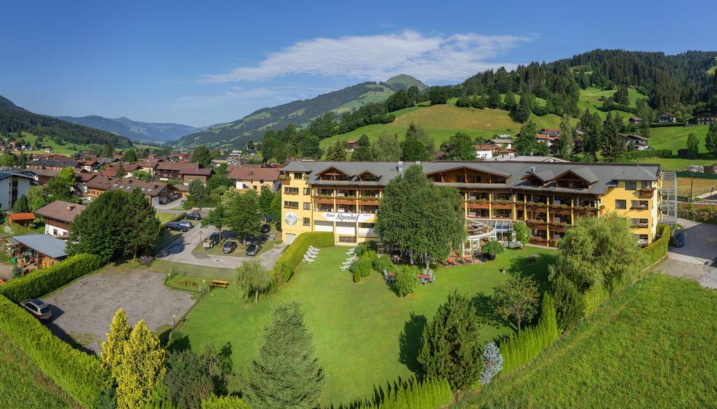 Alpenhof Brixen Hotel Бриксен-им-Тале Екстериор снимка
