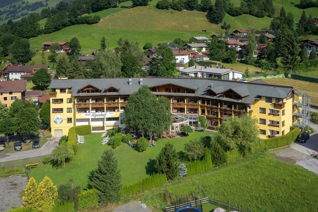 Alpenhof Brixen Hotel Бриксен-им-Тале Екстериор снимка