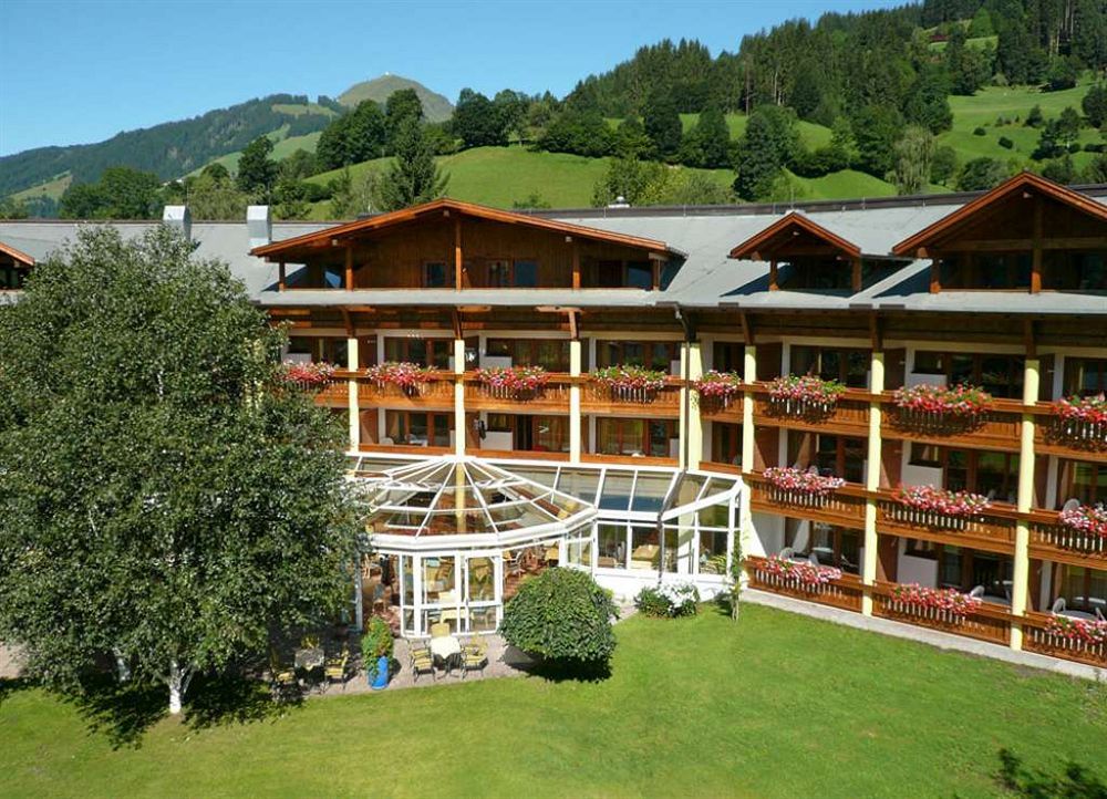 Alpenhof Brixen Hotel Бриксен-им-Тале Екстериор снимка