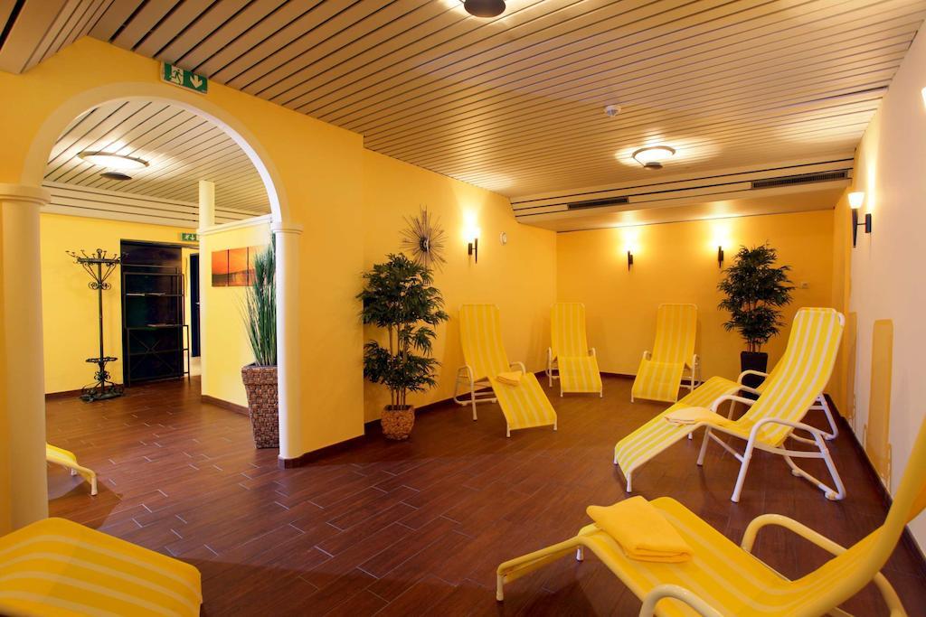 Alpenhof Brixen Hotel Бриксен-им-Тале Екстериор снимка